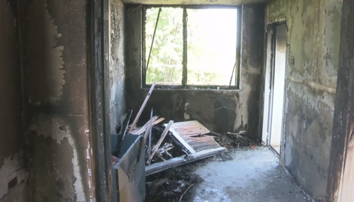 Пожар остави младо семейство от село Ивайло без дом