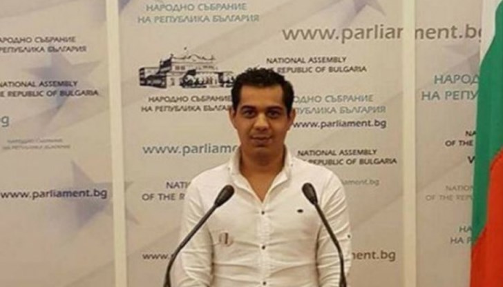 30 души твърдят, че са измамени от мнимия депутат и юрист за общо 130 000 лева 30 души твърдят, че са измамени от мнимия депутат и юрист за общо 130 000 лева