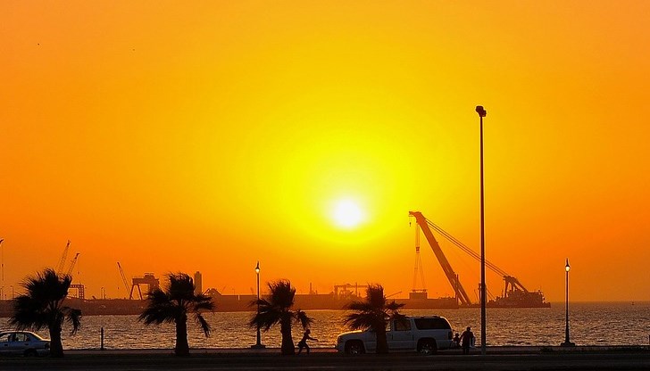 Във време на рекордна инфлация и назряваща рецесия в Европа и Съединените щати, петролните монархии в Персийския залив бележат печалби