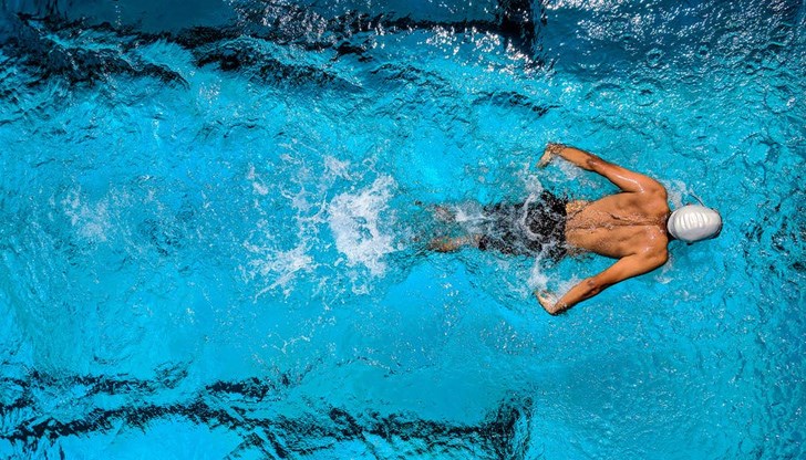 Според физиотерапевти, плуването е най-пълноценният спорт