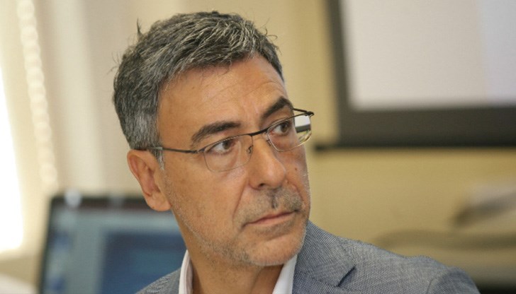 Другият евентуален служебен премиер би могъл да бъде Гълъб Донев