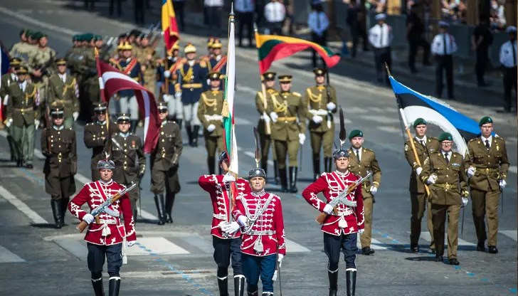 Парадът във Франция беше гледан от милиони зрители по целия свят.