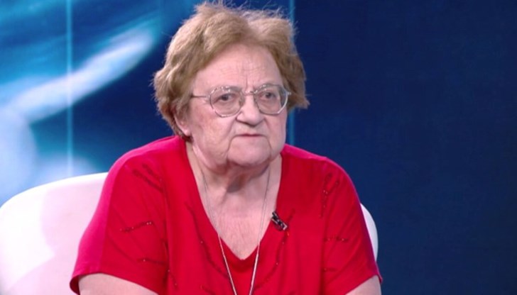 По думите ѝ вирусът все повече ще еволюира и ще мутира в посока на това да може по-лесно да се закрепва за клетките и да ни заразява. По думите ѝ вирусът все повече ще еволюира и ще мутира в посока на това да може по-лесно да се закрепва за клетките и да ни заразява.