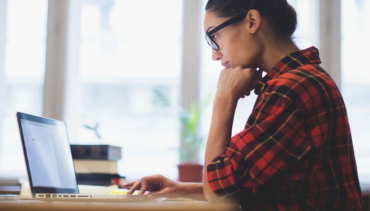 Единственото условие за това е да разполага с квалифициран електронен подпис Единственото условие за това е да разполага с квалифициран електронен подпис