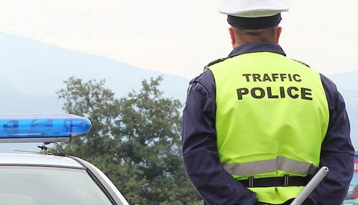 Шофьор на тежкотоварен автомобил от Румъния се опитал да подкупи служители на пътна полиция