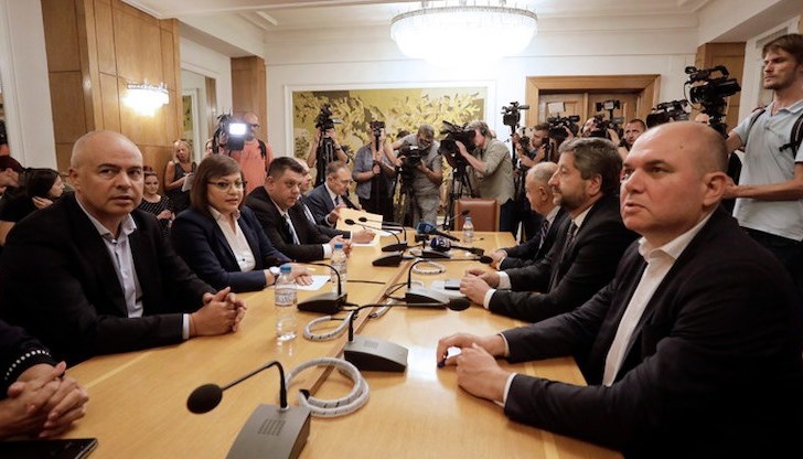 От ДБ гледат на третия мандат като втори опит за първи мандат