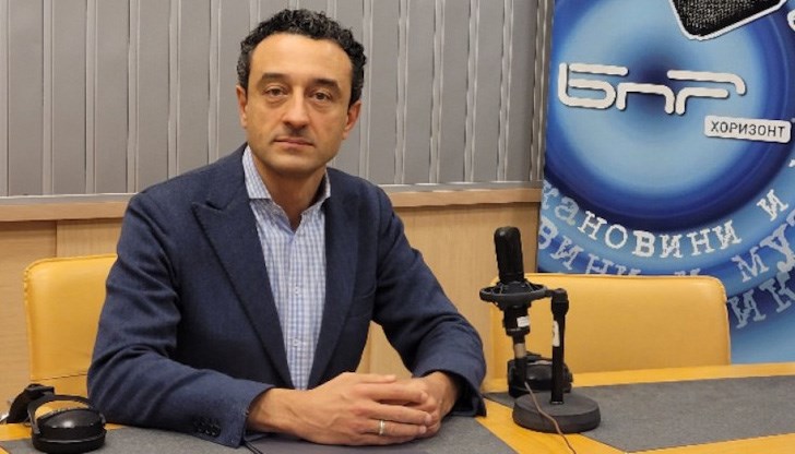 Хората осъзнават стойността на изборите като вододел, поясни министърът на иновациите и растежа в оставка