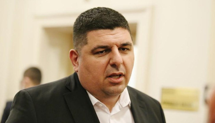 Не е спирало газоподаването за бизнеса в нито една секунда, категоричен е той