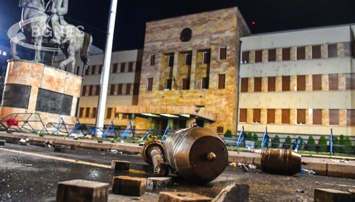 Президентът Стево Пендаровски снощи осъди остро съпроводените с насилие протести срещу френското предложение Президентът Стево Пендаровски снощи осъди остро съпроводените с насилие протести срещу френското предложение