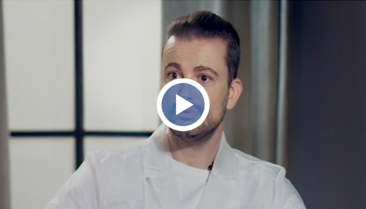 Стефан е вторият български артист след Васил Василев – Зуека, който публично обявява, че напуска страната ни