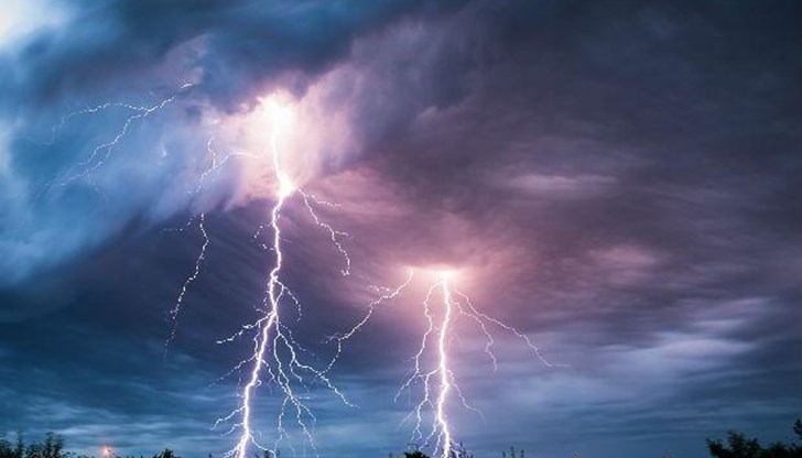 От от мълнии са загинали близо 750 души в цяла Индия от април