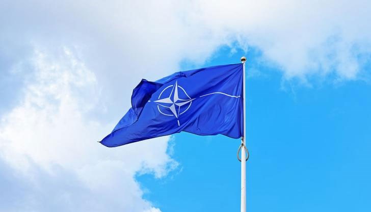 Двете страни имат внушителни национални сили и могат да се защитават сами, посочи заместник-генералният секретар на алианса Двете страни имат внушителни национални сили и могат да се защитават сами, посочи заместник-генералният секретар на алианса