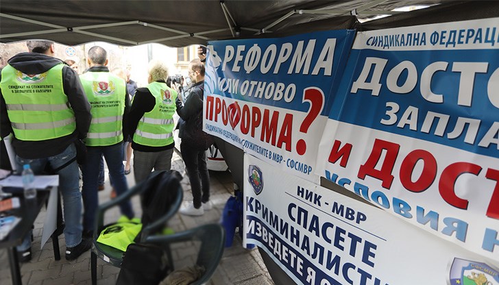 Надзирателите и съдебните охранители може да не получат по 300 лева увеличение, както им беше обещано