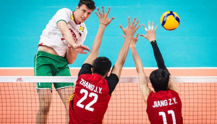 Тимът на България спечели драматично първия гейм