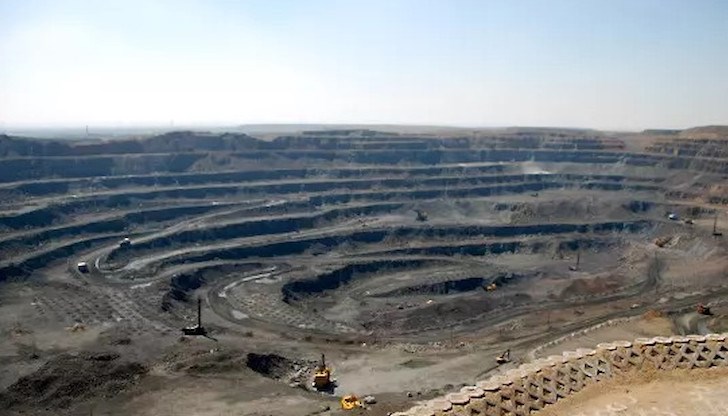 Запасите на находището се оценяват на около 694 милиона тона редки елементи Запасите на находището се оценяват на около 694 милиона тона редки елементи