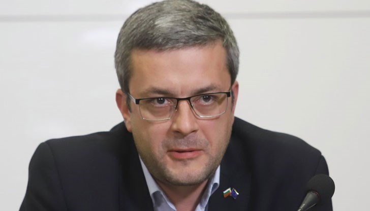 Според него кандидатурата на Асен Василев за премиер блокира възможността ГЕРБ да гласува ново правителство на ПП