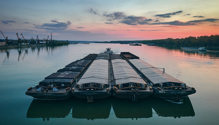 Корабоплаването е затруднено в района на островите Белене и Вардим