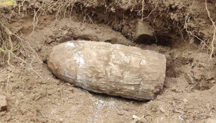 Три от снарядите били открити на встрани от пътеката КОМ Емине
