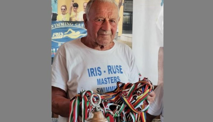 В чест на своя 90-годишен юбилей най-възрастният русенски плувец ветеран Тодор Керчев-Паная ще преплува 9 километра по река Дунав
