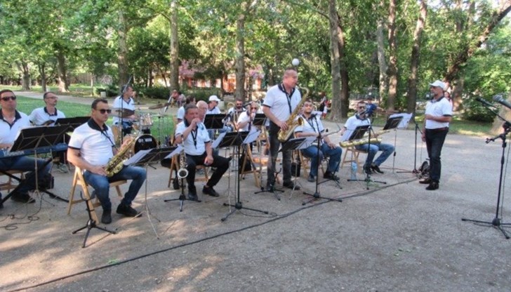 Целта е нашата музика да достигне до повече хора в различни точки на красивия ни град, сподели Димчо Рубчев Целта е нашата музика да достигне до повече хора в различни точки на красивия ни град, сподели Димчо Рубчев