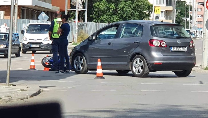 Движението в района на кръстовището е затруднено