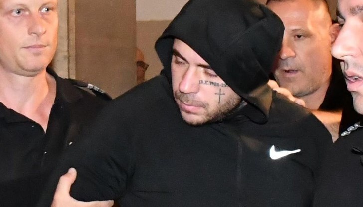 Това е за онези, които са нарисували Христос на корема, но нямат идея какво е християнството. Това е за онези, които са нарисували Христос на корема, но нямат идея какво е християнството.