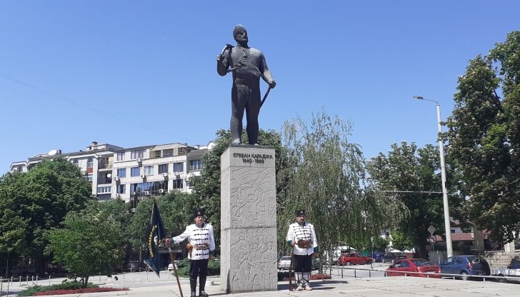 Паметта му ще бъде почетена от 10:30 часа пред паметника на революционера до Градските хали.