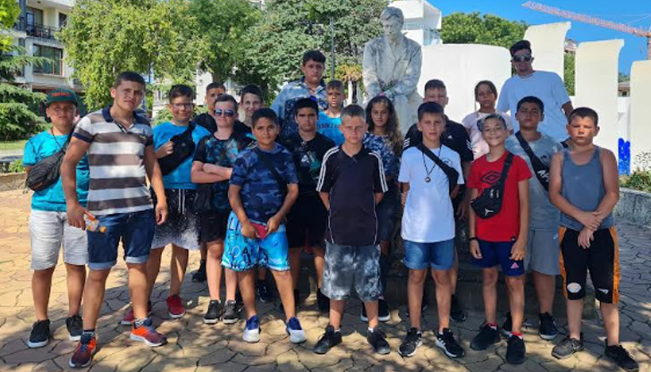 19 момичета и момчета от Тежкоатлетически спортен клуб - Русе