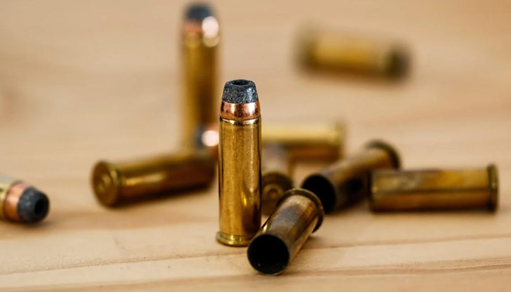 Забитият в главата й куршум бил забелязан едва на 2