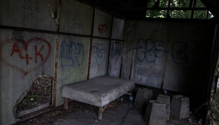 Печелят медали - без ток, вода и WC на базата