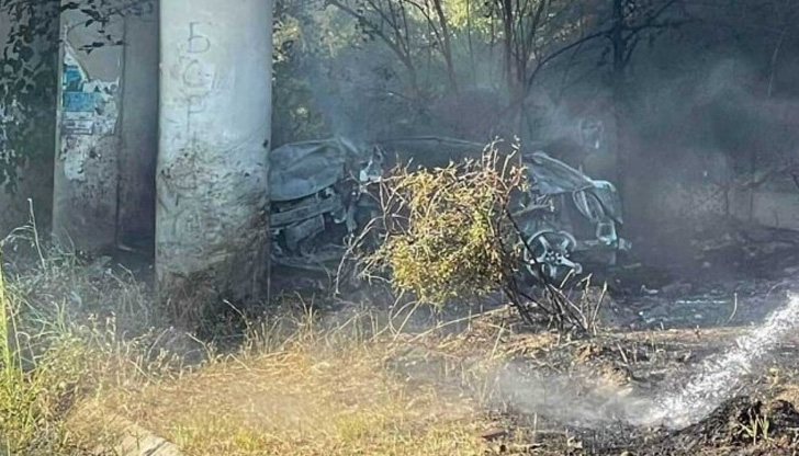 При удара колата се е възпламенила и предизвика пожар на