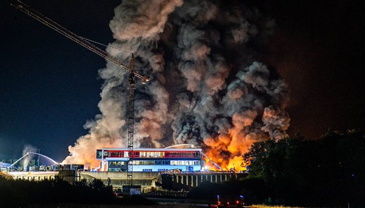 Петима души бяха ранениПетима души бяха ранени, а на фирма