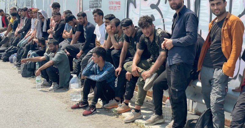 Те са били няколко дни без храна и вода, 15