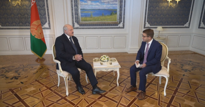 Беларус е авторитарна държава, призна президентът в интервю за Франс