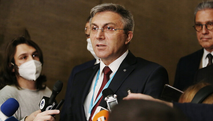 Настояваме президентът Румен Радев незабавно да определи датата на предсрочните