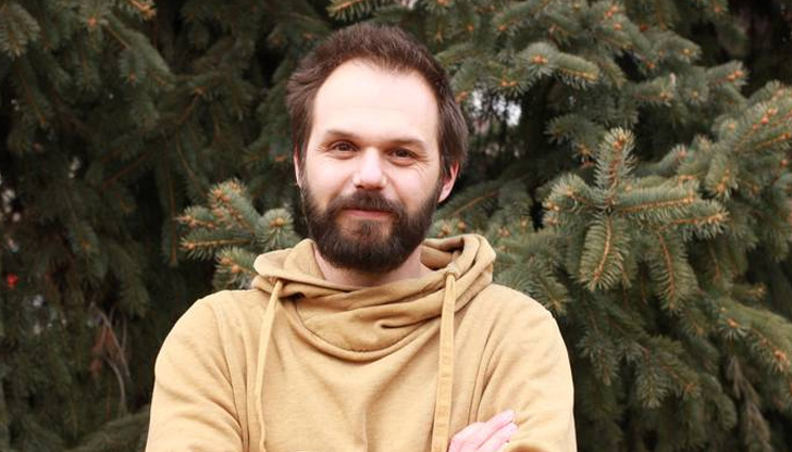 Публикуваме коментар на Александър Сивилов*, даден пред относно изгонването на