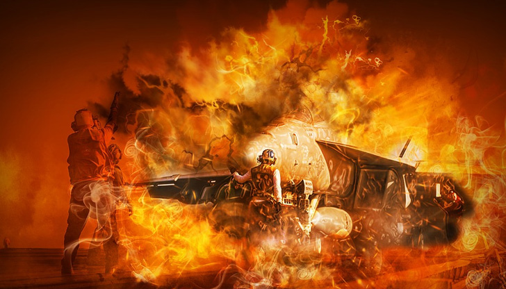 Товарен самолет се разби късно в събота вечер близо до