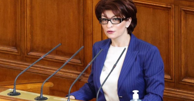 За поредна седмица Народното събрание се движи извън дневния ред