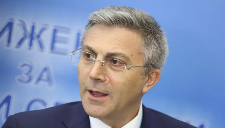 Правителството се провали в управлението на страната. Те са популисти