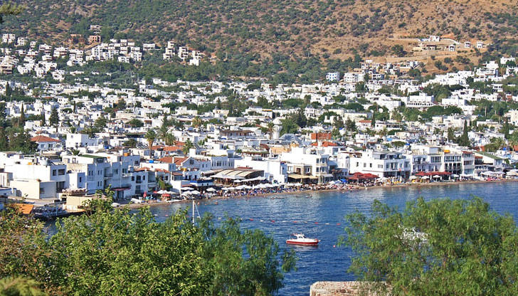 Турска семейна двойка загина при инцидент с моторна лодка в