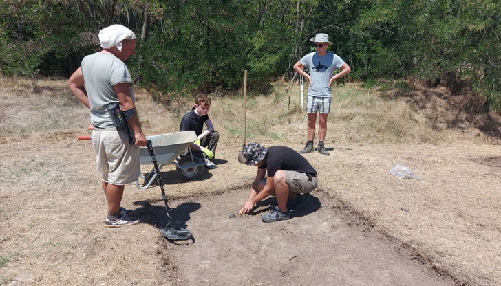 Британски студенти се обучават на археология в обекти на Русенския