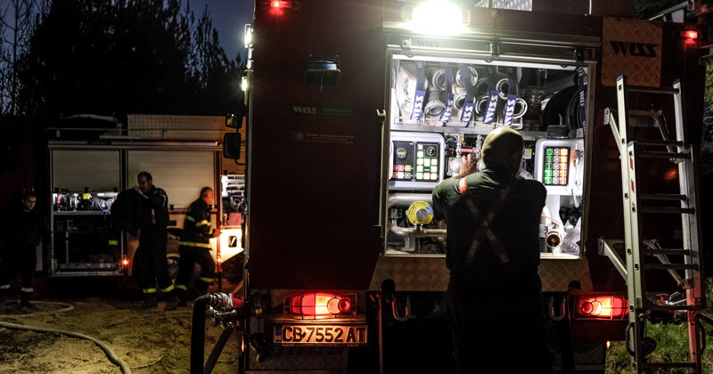 Горяли са около 40 дка сухи треви и растителност, като