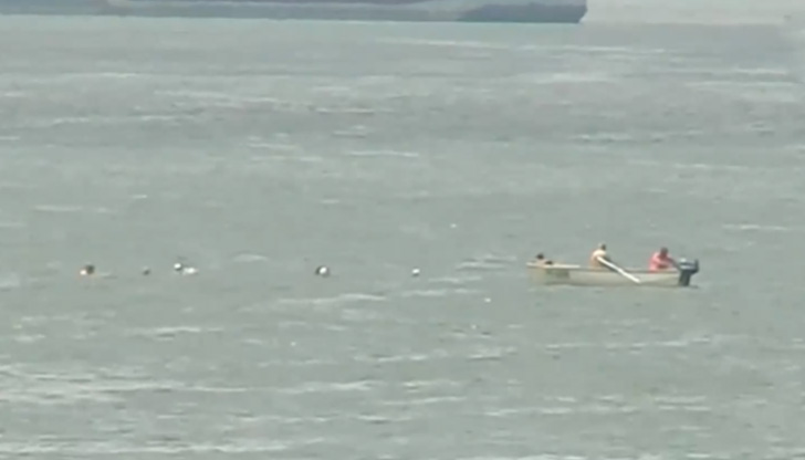 90-годишен плувец-ветеран се впусна в 9-километрово плуване по река Дунав,