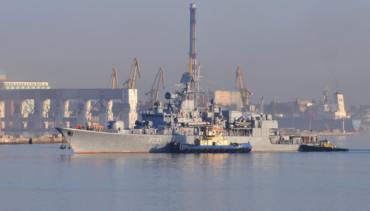 Украйна съобщи, че руски ракети са ударили пристанището на Одеса,