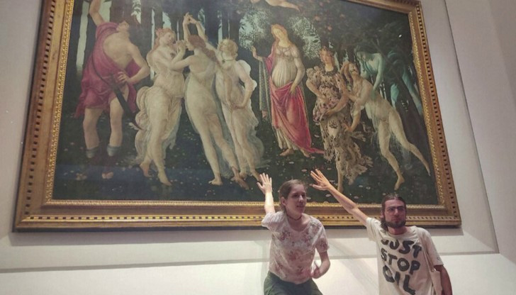 Видео, събиращо голяма популярност в социалните мрежи, показва как двама