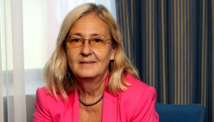 "Правилно е връщането на маски на местата, където се събират