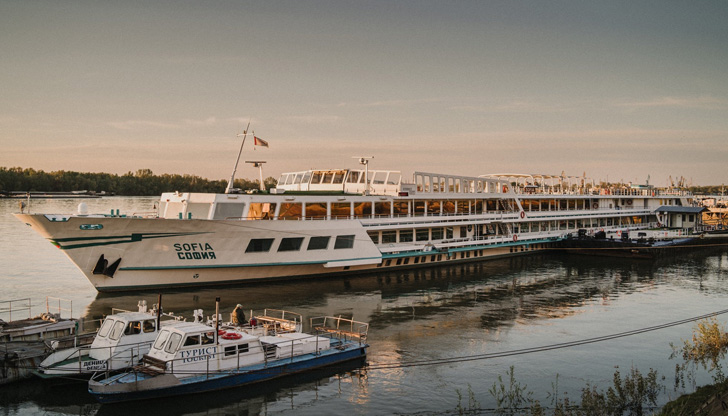 Със стилно тържество, на борда на кораб &bdquo;София&ldquo;, снощи бяха