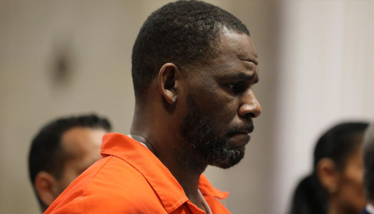 Адвокат на жените бе Глория Олред, която защитаваше целунатата от