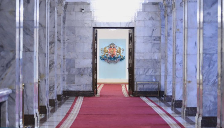 Три парламентарни формации дават заявки, че са готови да реализират