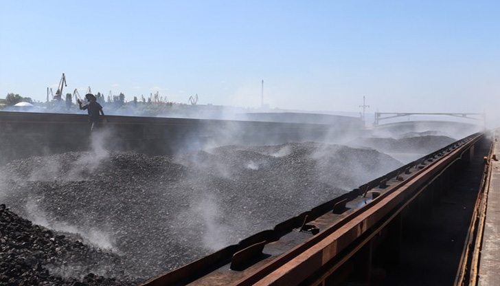 Русенци вече с дни се тровят от дима, който бълват